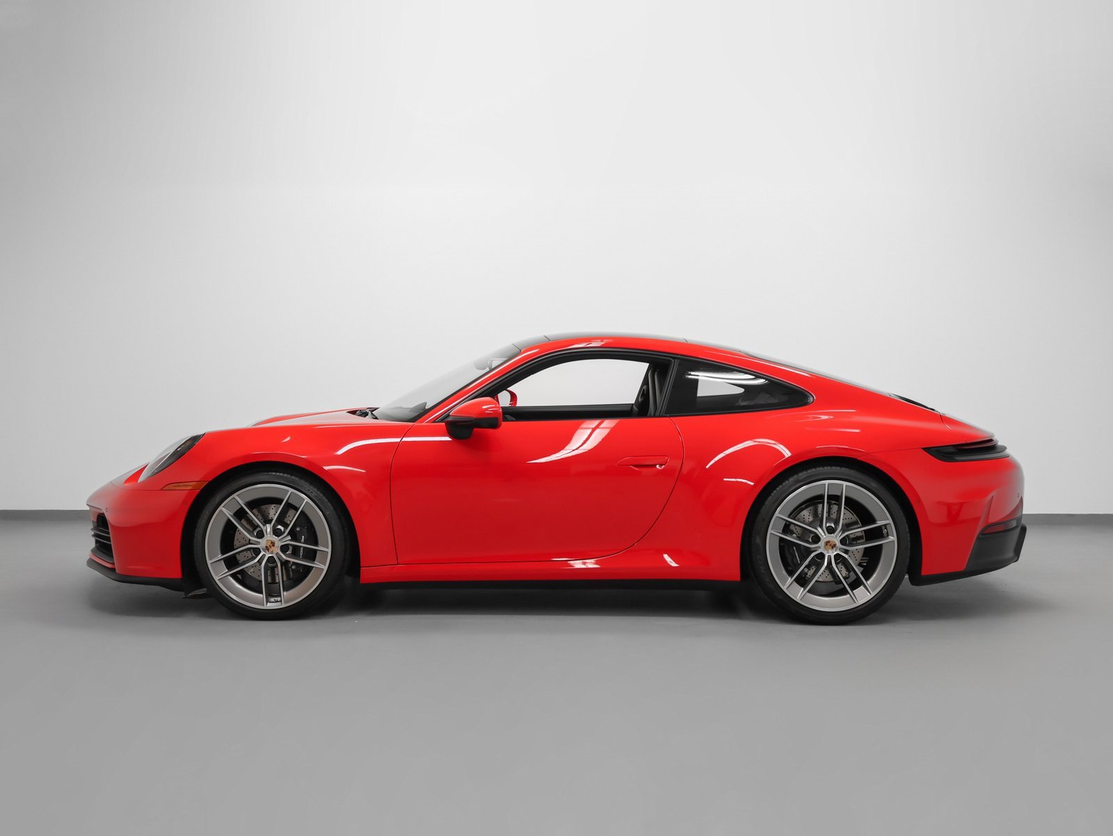 Used 2025 Porsche 911 Carrera image 2