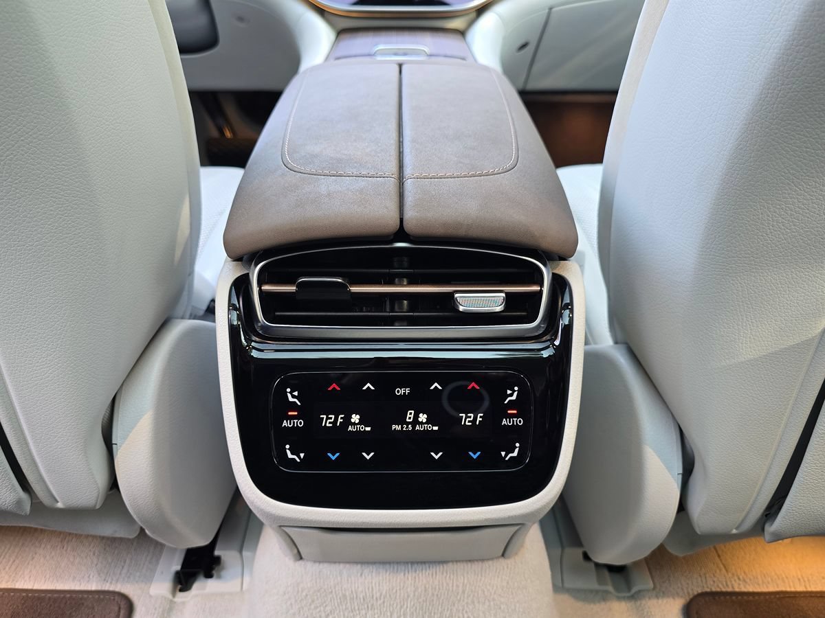 Used 2023 Mercedes-Benz EQS 580 4MATIC Sedan image 18