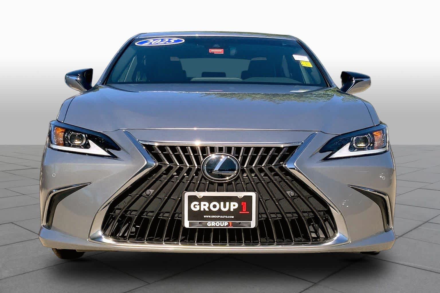 Used 2025 Lexus ES 350 w/ Premium Package FWD image 4