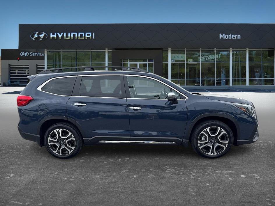 Used 2023 Subaru Ascent Touring AWD/4WD image 3