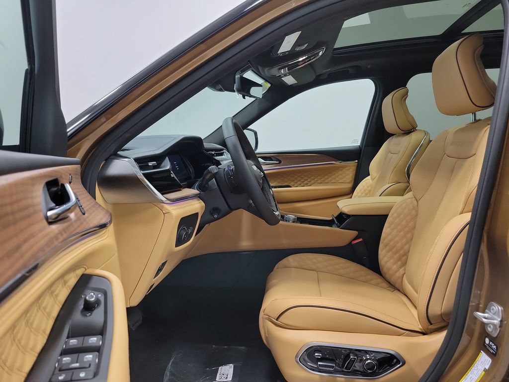 New 2026 Jeep Grand Cherokee Summit AWD/4WD image 11