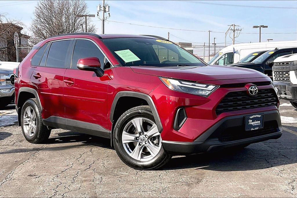 Used 2022 Toyota RAV4 XLE image 32