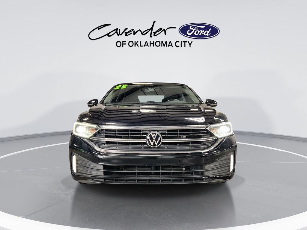Used 2023 Volkswagen Jetta SEL FWD image 3