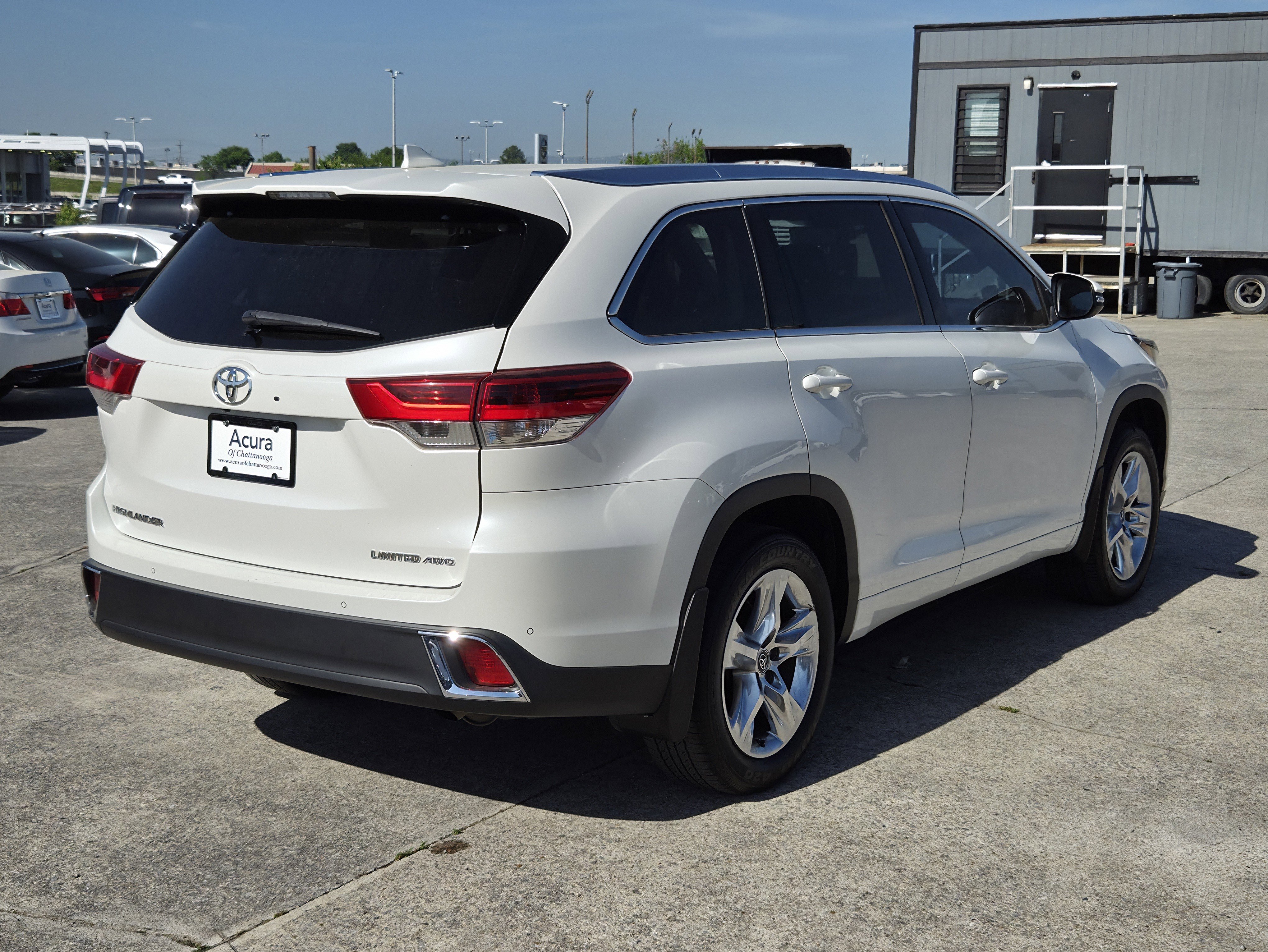 Used 2019 Toyota Highlander Limited AWD/4WD image 4