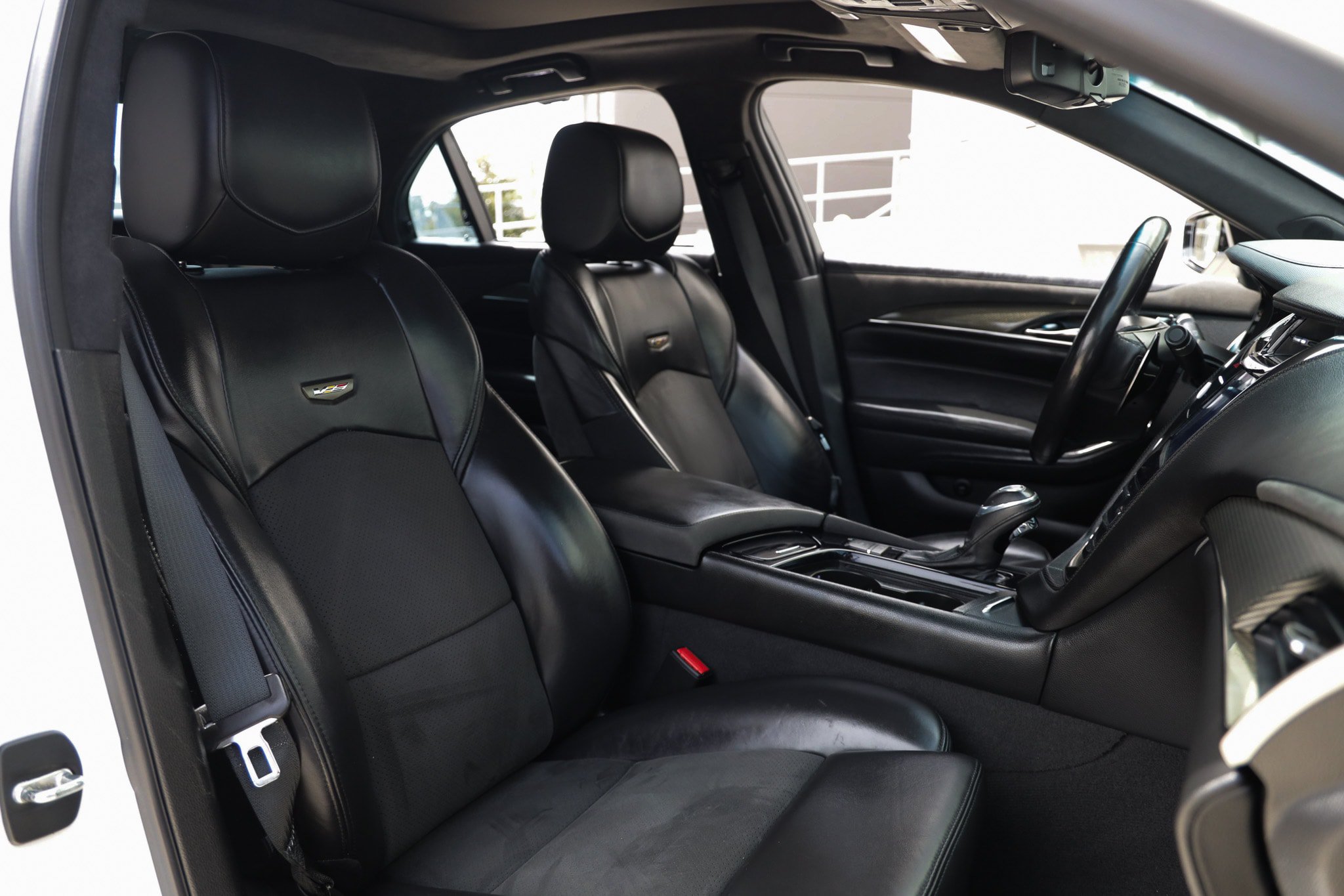 Used 2018 Cadillac CTS V w/ Luxury Package RWD image 20