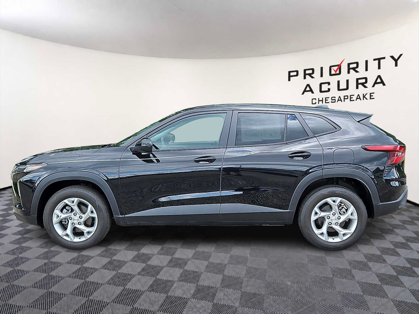 Used 2025 Chevrolet Trax LS w/ LS Convenience Package FWD image 7