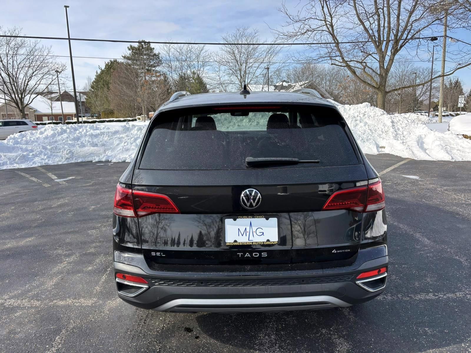 Used 2023 Volkswagen Taos SEL image 6