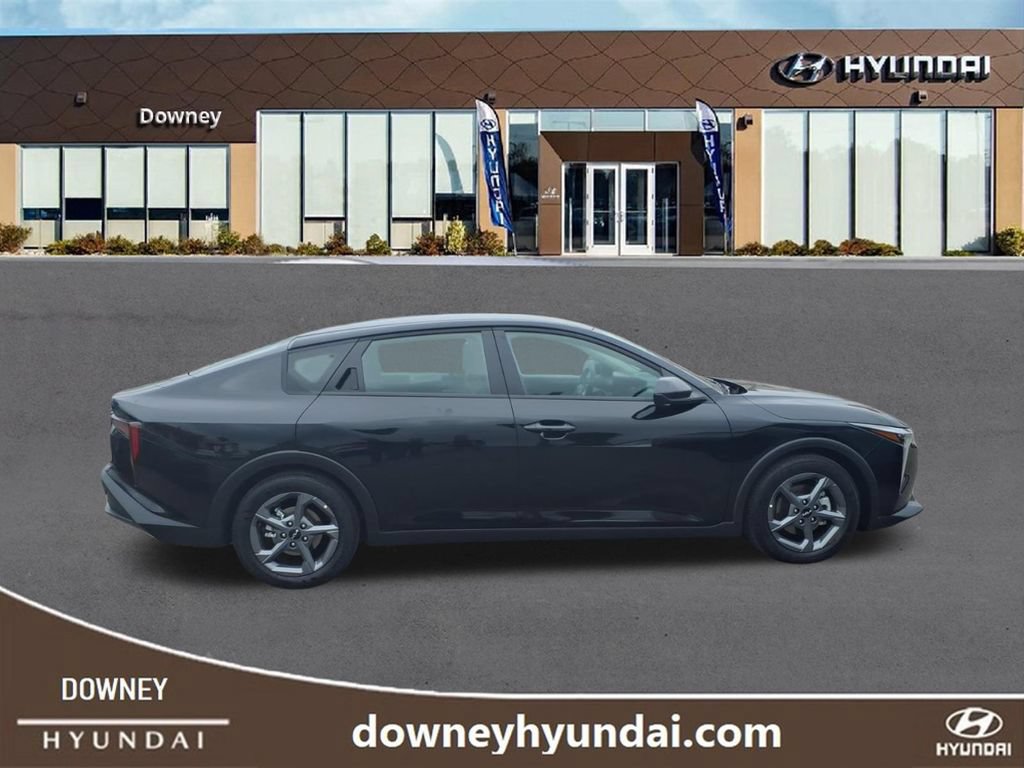 Used 2025 Kia K4 FWD image 3