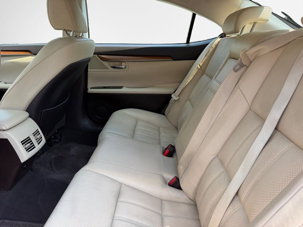 Used 2017 Lexus ES 300h FWD image 14