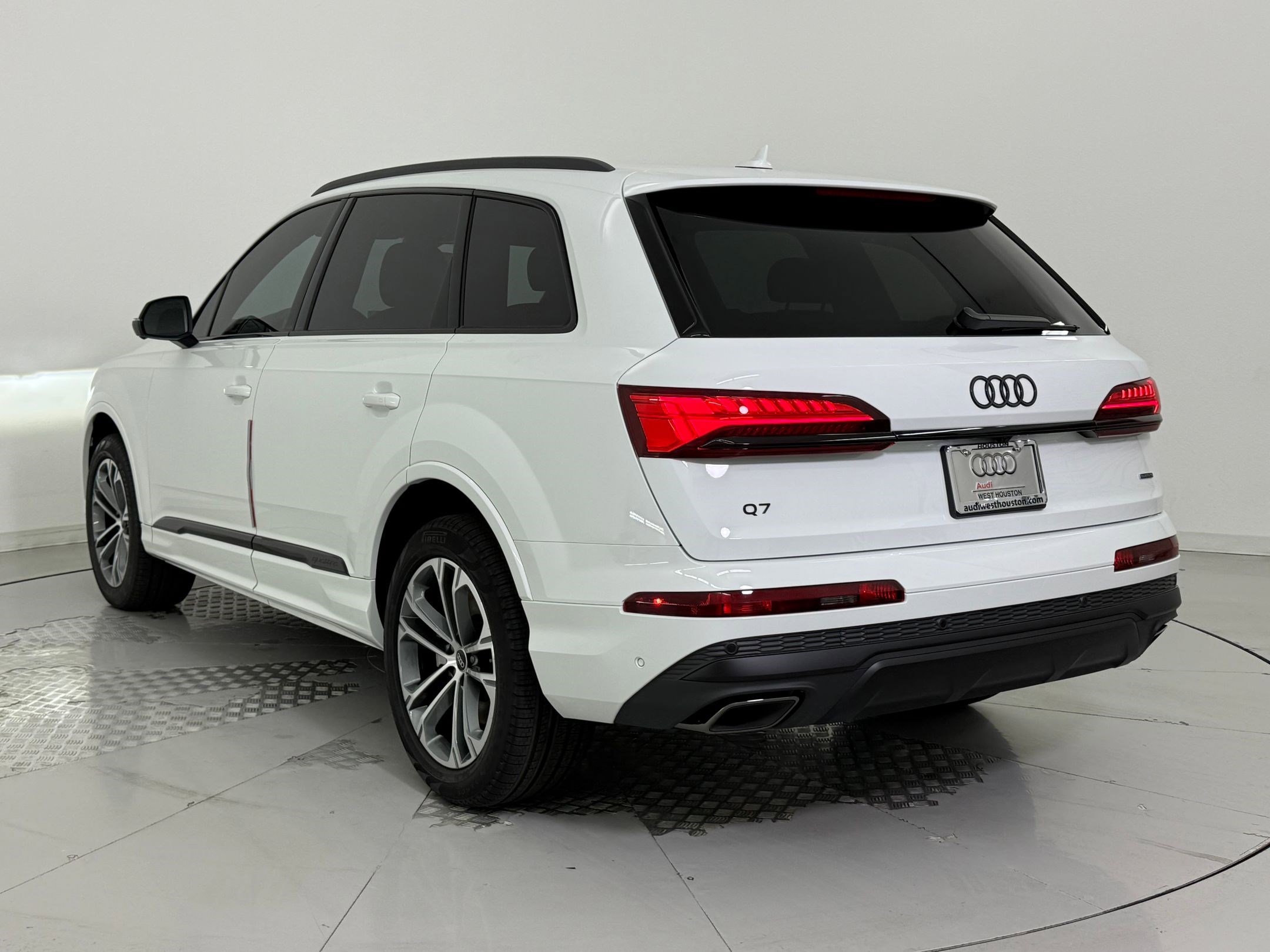 New 2026 Audi Q7 3.0T Premium w/ Convenience Plus Package AWD/4WD image 3