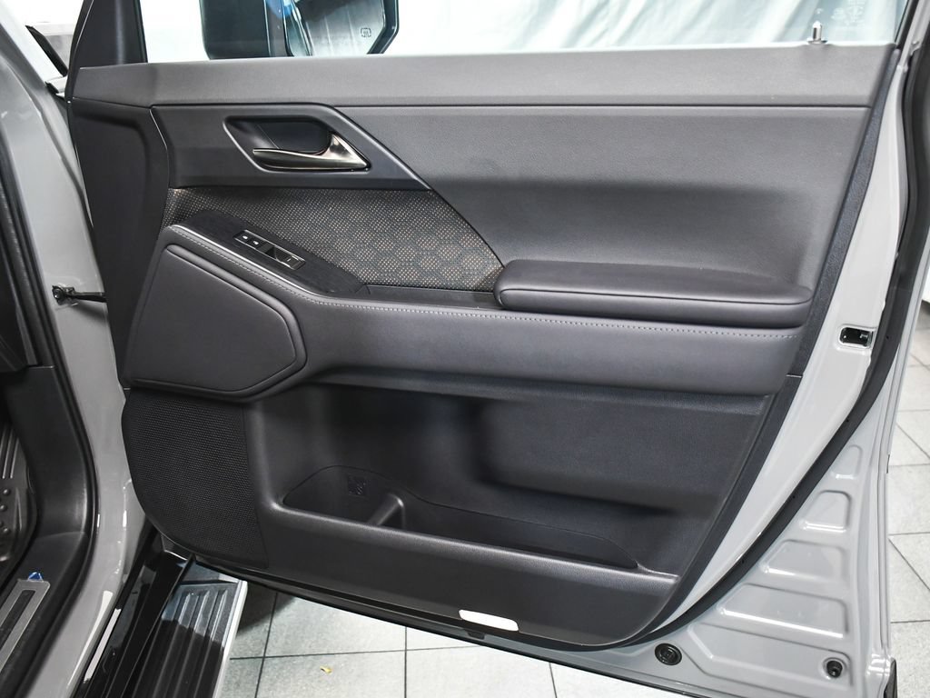 Used 2024 Lexus GX 550 w/ Accessory Package (Z1) AWD/4WD image 15