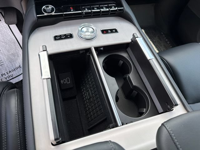 Used 2025 Lincoln Navigator Reserve w/ Jet Appearance Package AWD/4WD image 37