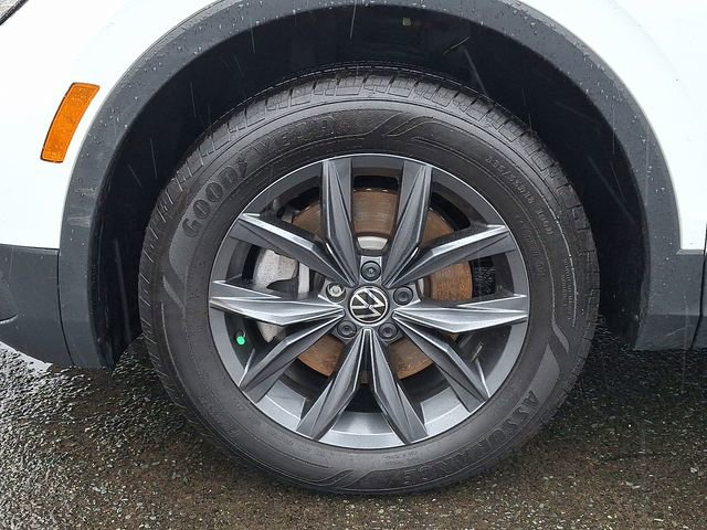 Used 2022 Volkswagen Tiguan SE AWD/4WD image 27
