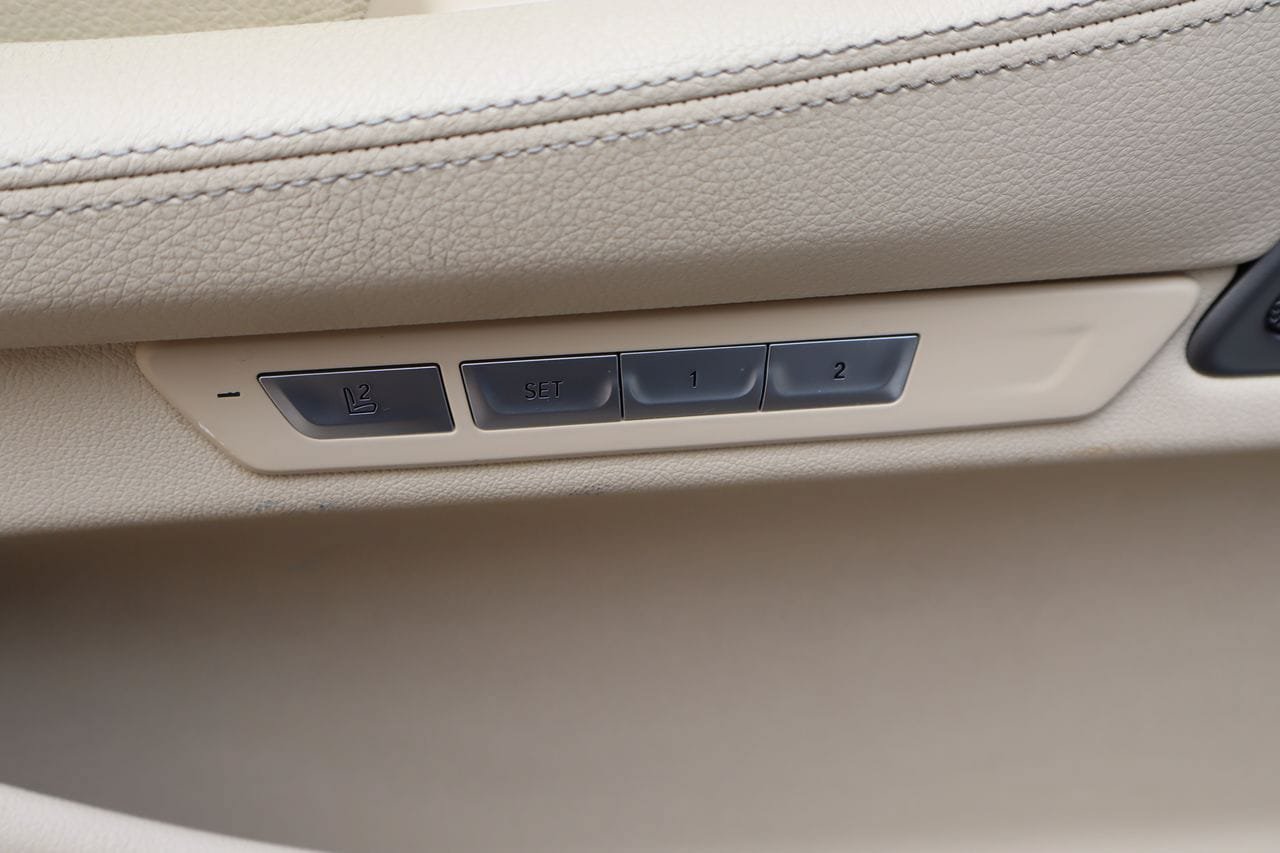 Used 2018 BMW 740i RWD image 22