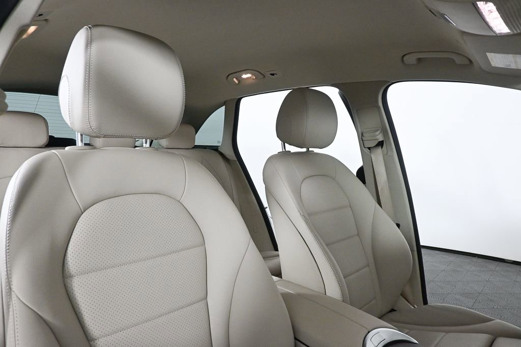 Certified 2022 Mercedes-Benz GLC 300 w/ Premium Package Lite image 21