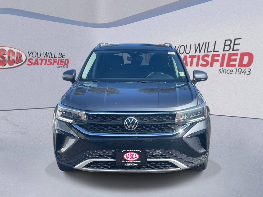 Used 2022 Volkswagen Taos SE w/ IQ.Drive SE Package image 2