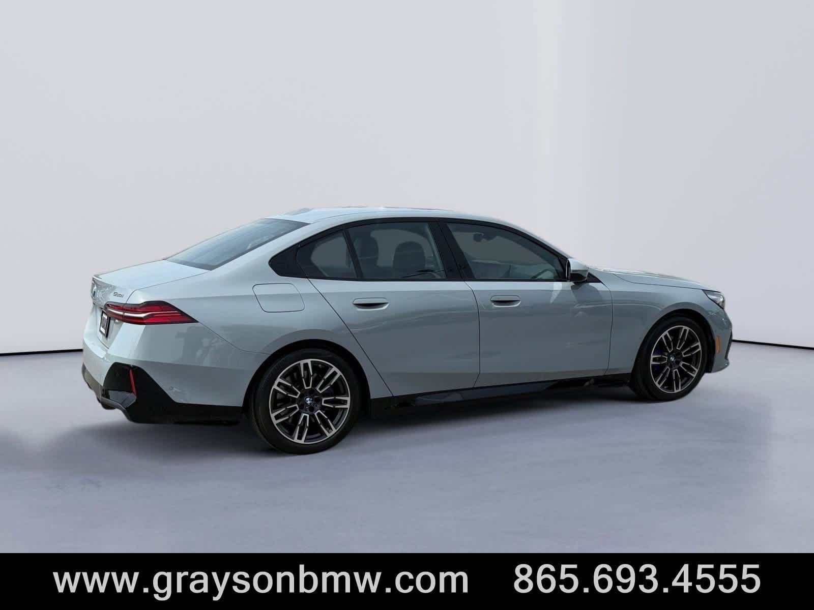 Used 2026 BMW 530i xDrive AWD/4WD image 3