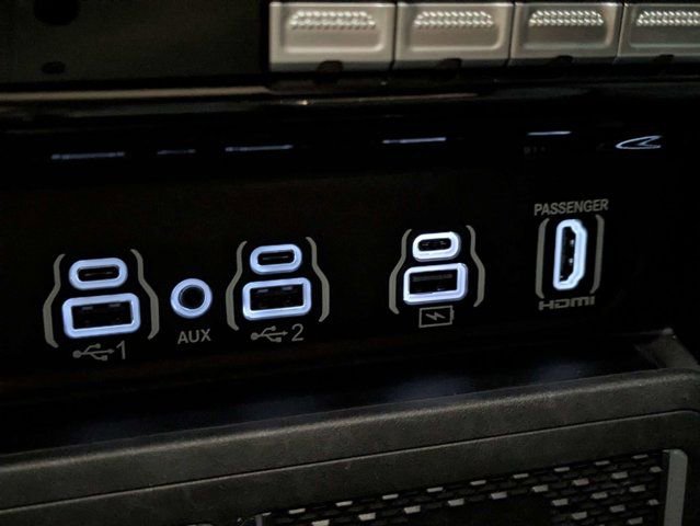 Used 2025 RAM 3500 Longhorn AWD/4WD image 19