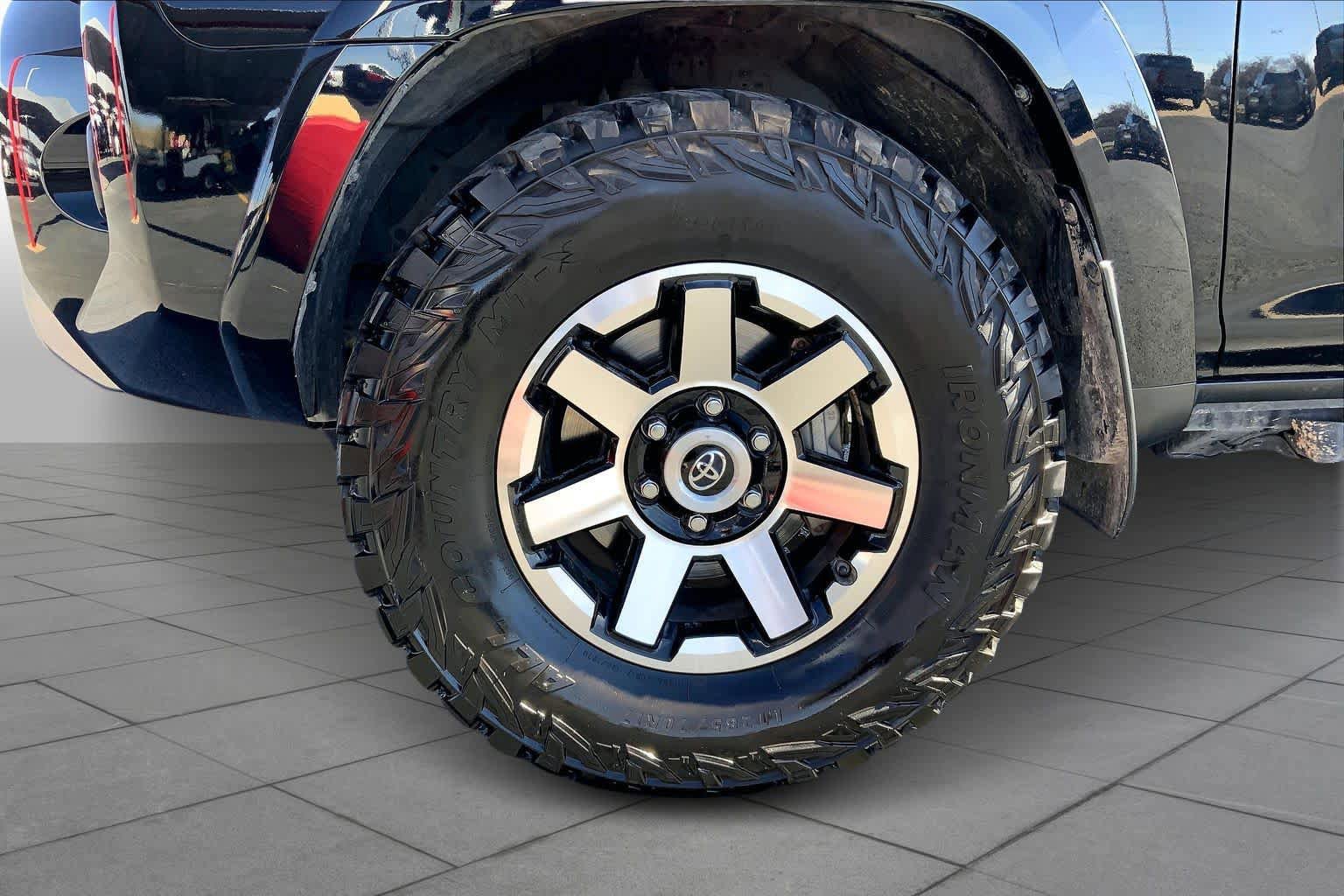 Used 2021 Toyota 4Runner TRD Off-Road Premium w/ Moonroof Package AWD/4WD image 11