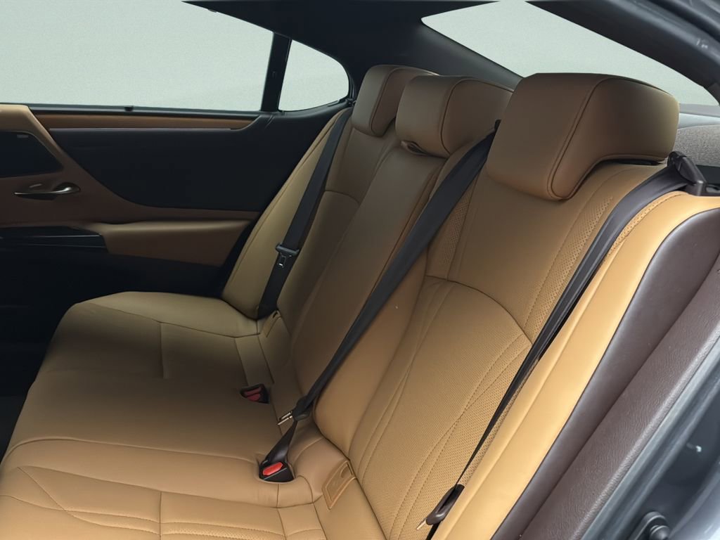 Used 2020 Lexus ES 350 Ultra Luxury w/ Accessory Package 2 FWD image 14