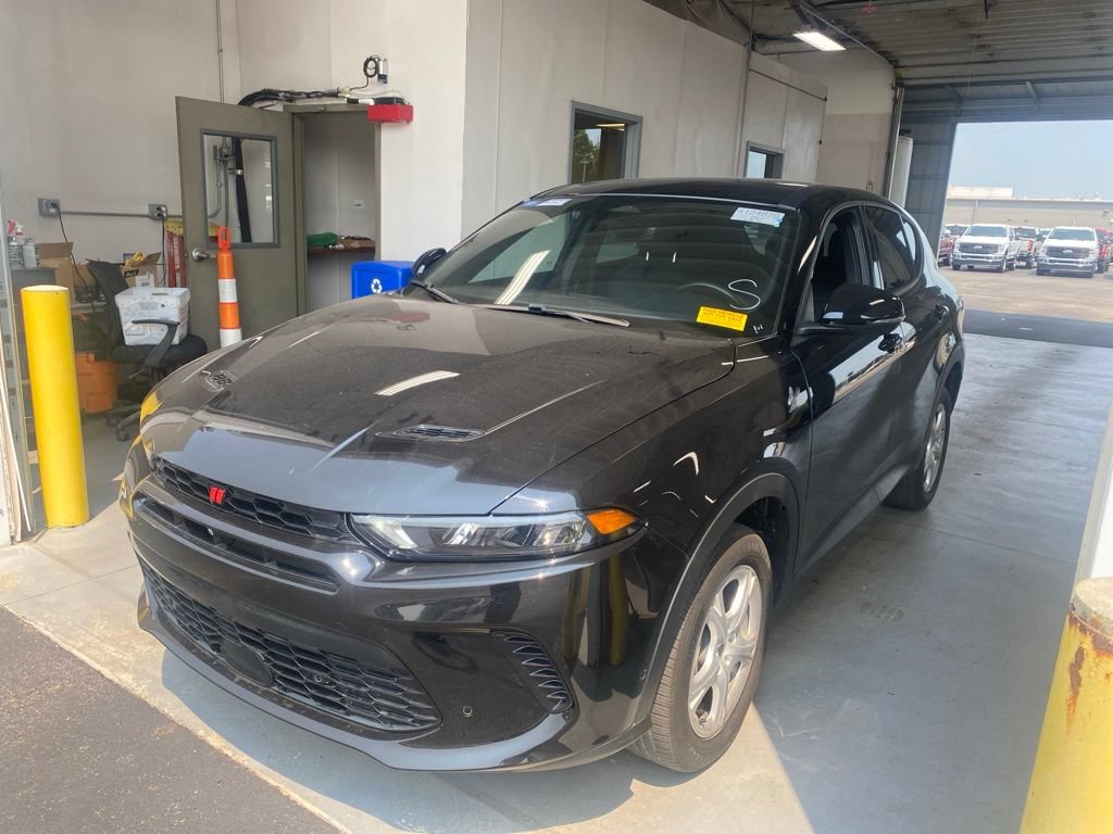 Used 2023 Dodge Hornet GT Plus w/ Tech Pack Plus w/o Parking AWD/4WD image 2