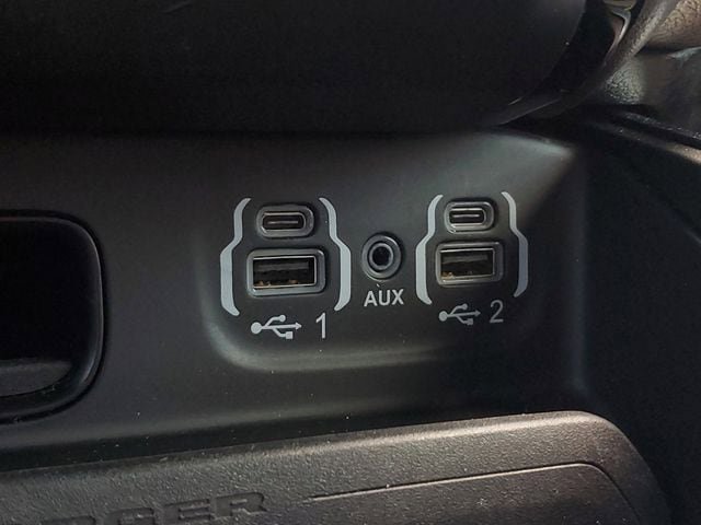 Used 2024 RAM 1500 Laramie AWD/4WD image 32