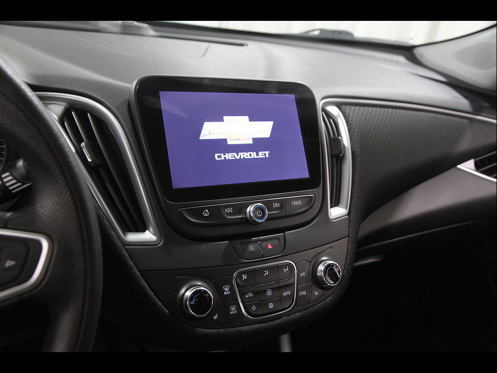 Used 2022 Chevrolet Malibu LT FWD image 9
