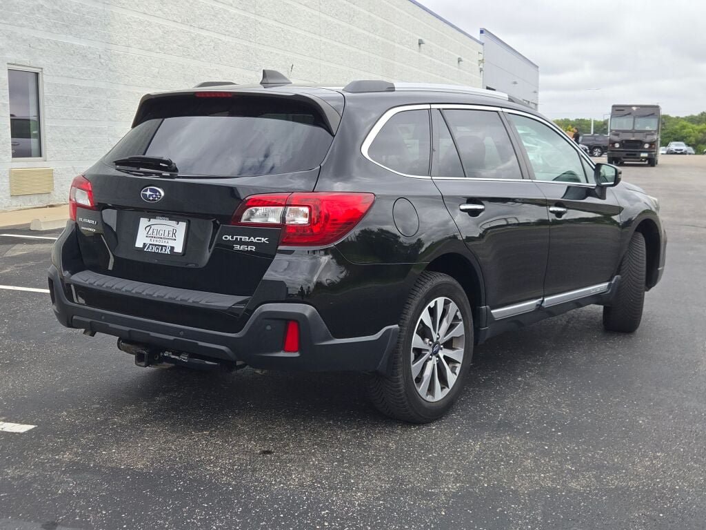 Used 2019 Subaru Outback 3.6R Touring AWD/4WD image 11