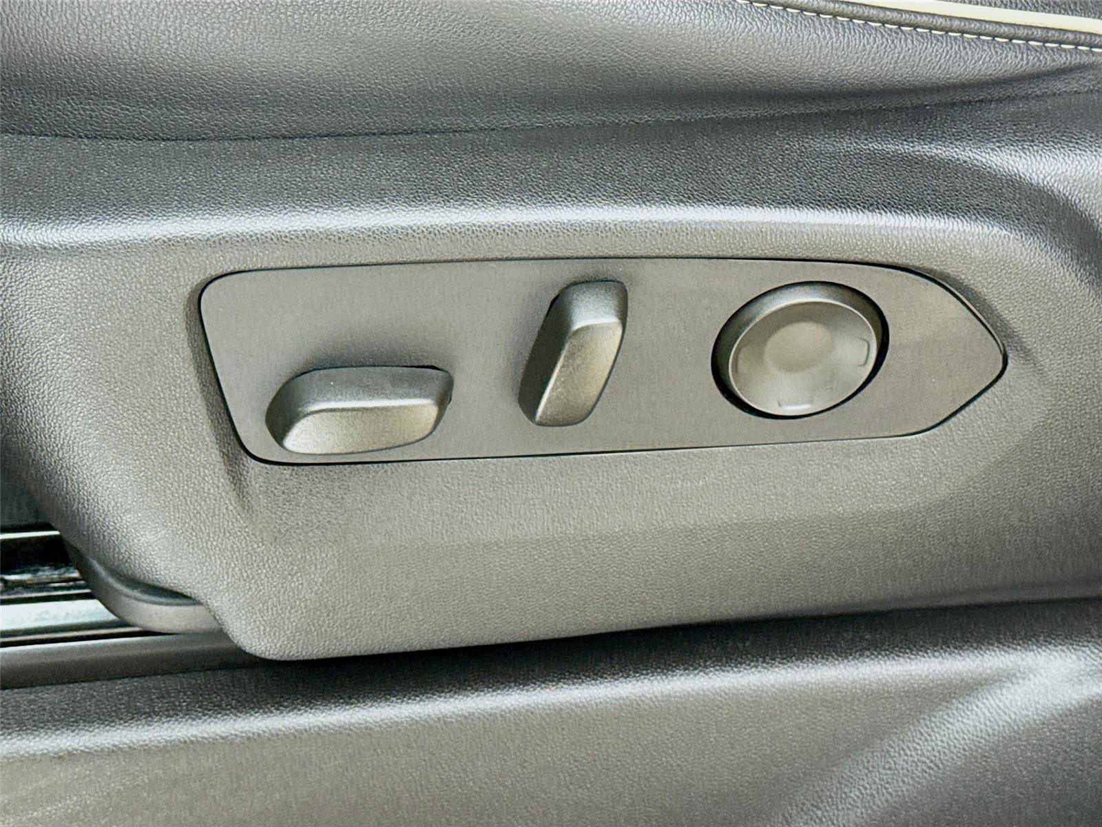 Used 2024 Chevrolet Tahoe Premier image 19