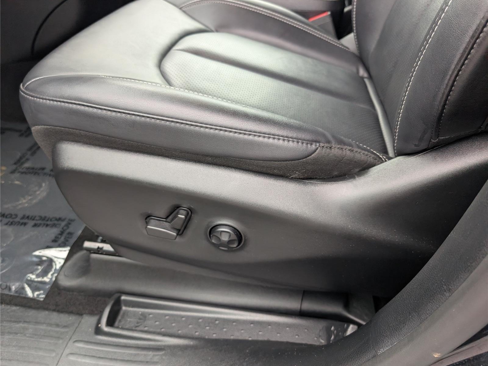 Used 2025 Chrysler Pacifica Select FWD image 21