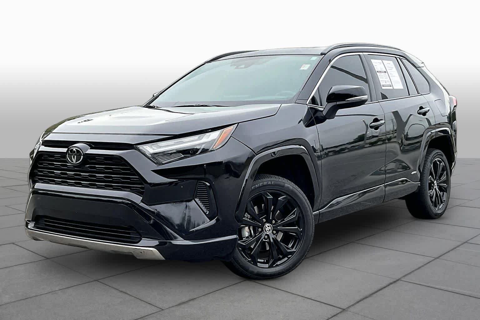 Used 2025 Toyota RAV4 SE w/ Convenience Package AWD/4WD image 1