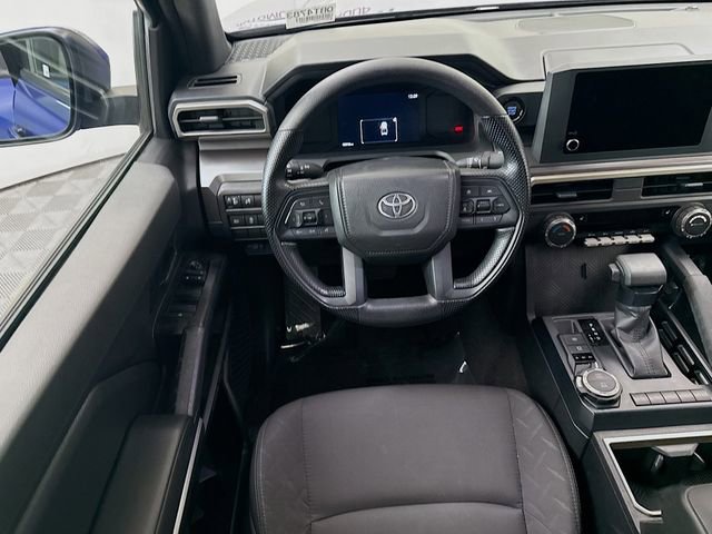 Used 2025 Toyota Tacoma SR5 AWD/4WD image 22