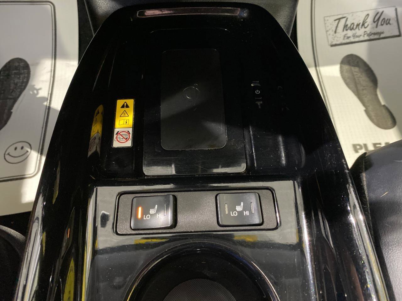 Used 2022 Toyota Prius XLE FWD image 14