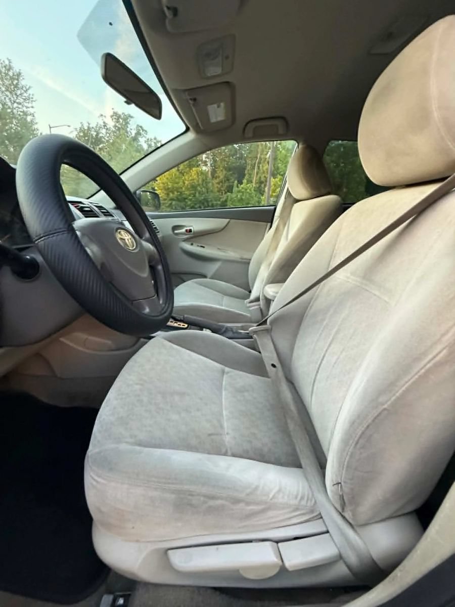 Used 2009 Toyota Corolla FWD image 2