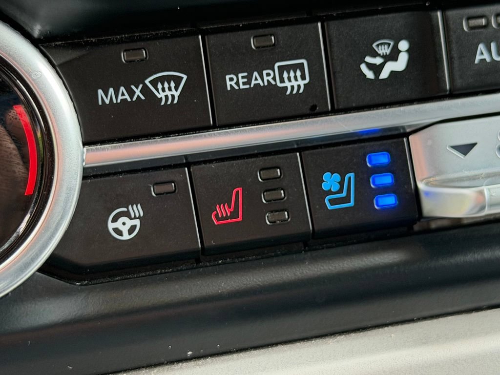 Certified 2024 Ford Expedition XLT AWD/4WD image 3