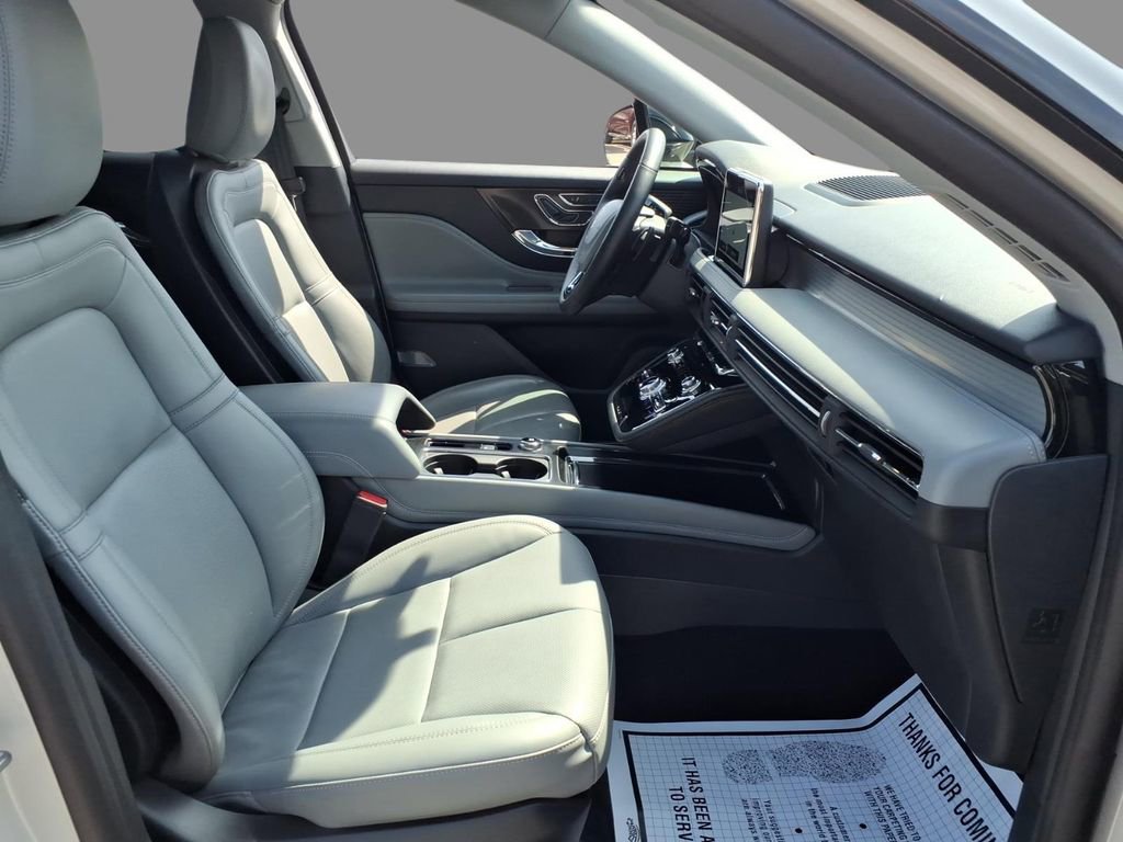 Certified 2022 Lincoln Corsair FWD w/ Equipment Group 101A image 13