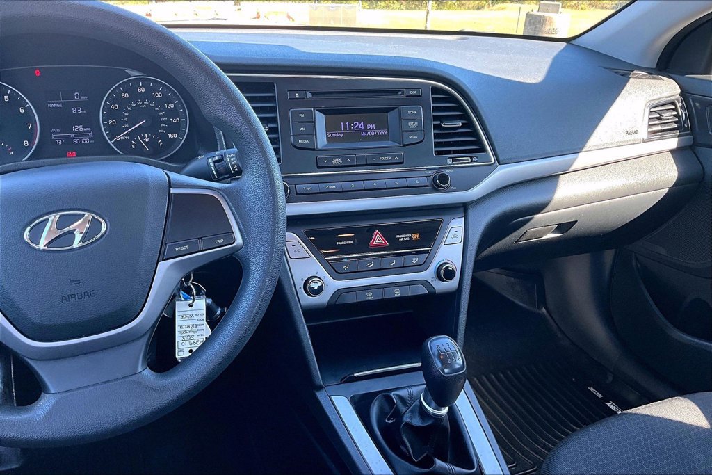 Used 2018 Hyundai Elantra SE FWD image 11