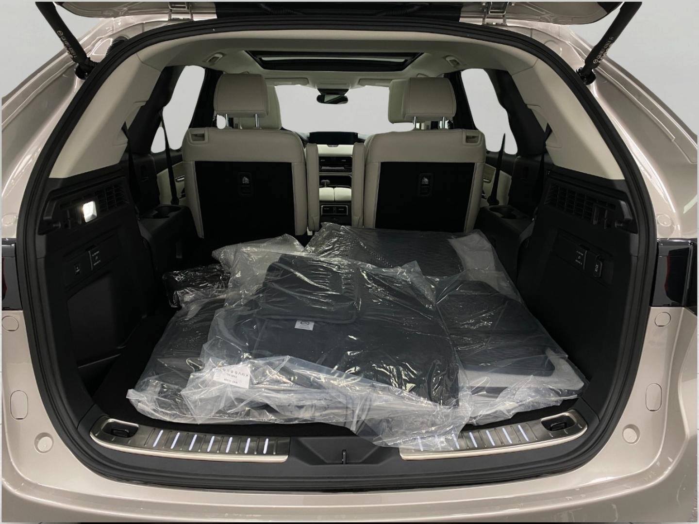 New 2026 MAZDA CX-90 Plug-In Hybrid w/ Premium Plus image 5