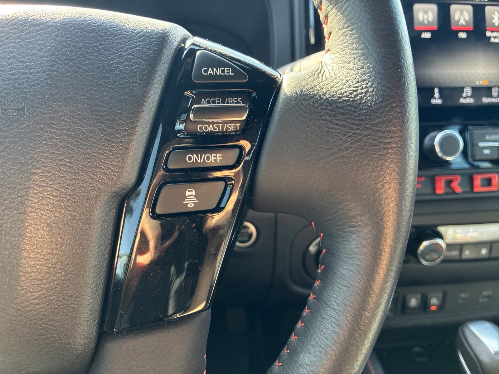 Used 2025 Nissan Frontier PRO-4X w/ Pro Convenience Package AWD/4WD image 14