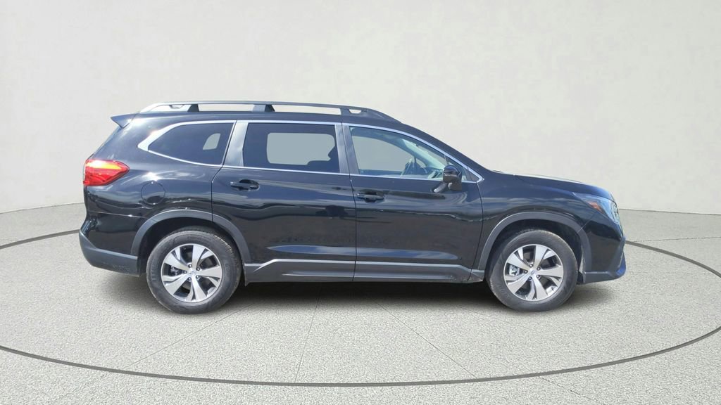 Used 2023 Subaru Ascent Premium image 7
