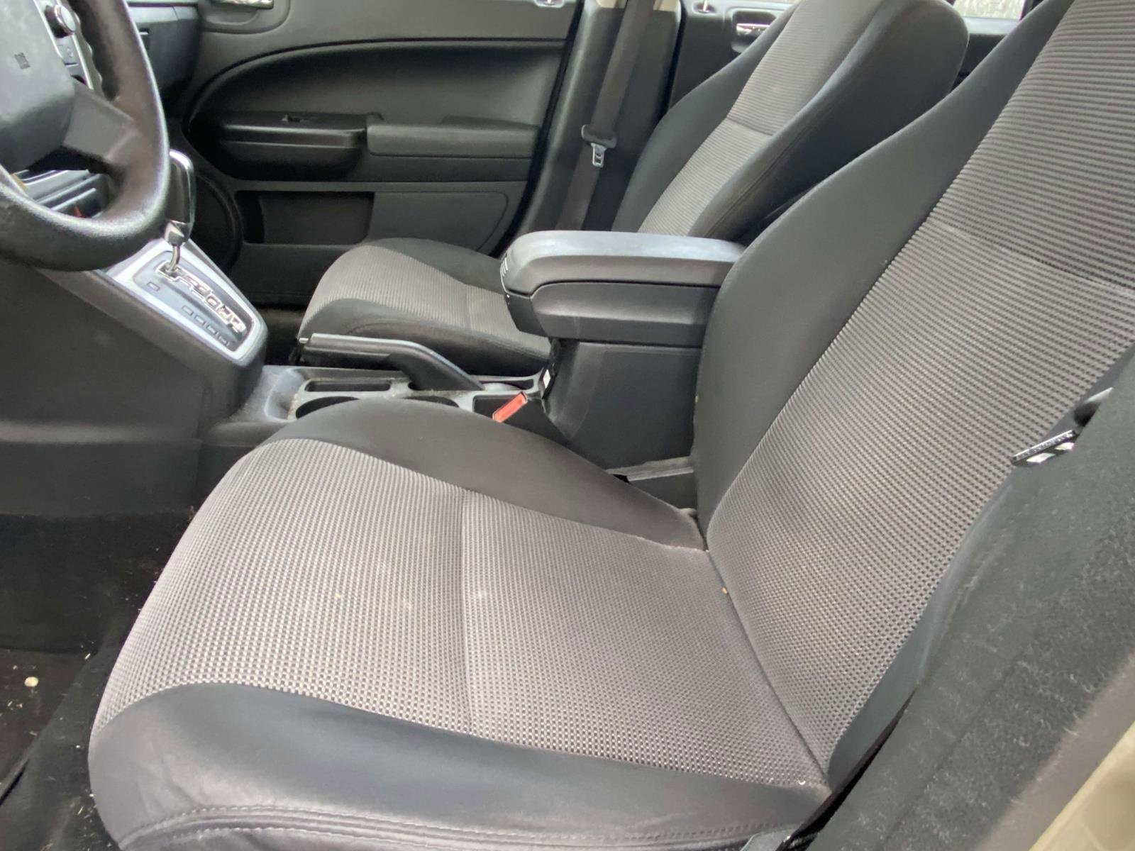 Used 2010 Dodge Caliber SXT image 13