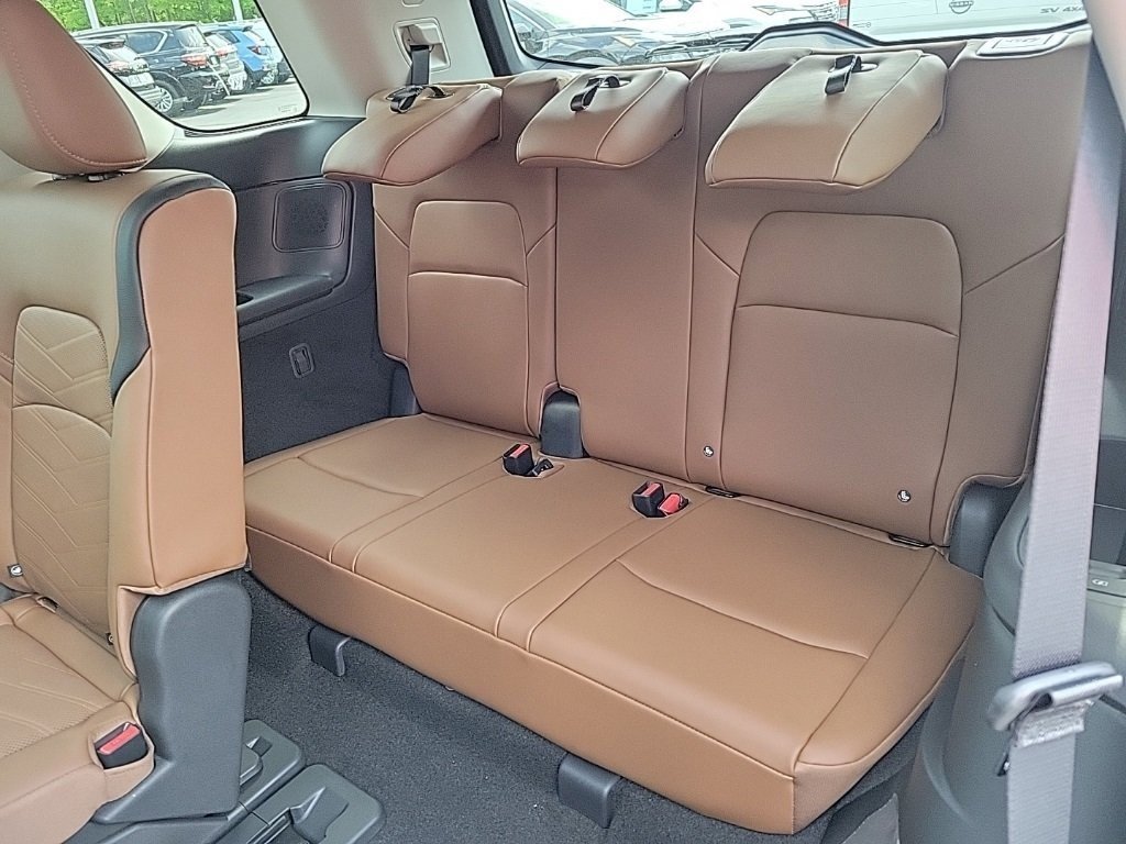 Certified 2025 Nissan Pathfinder Platinum w/ Cargo Package image 24