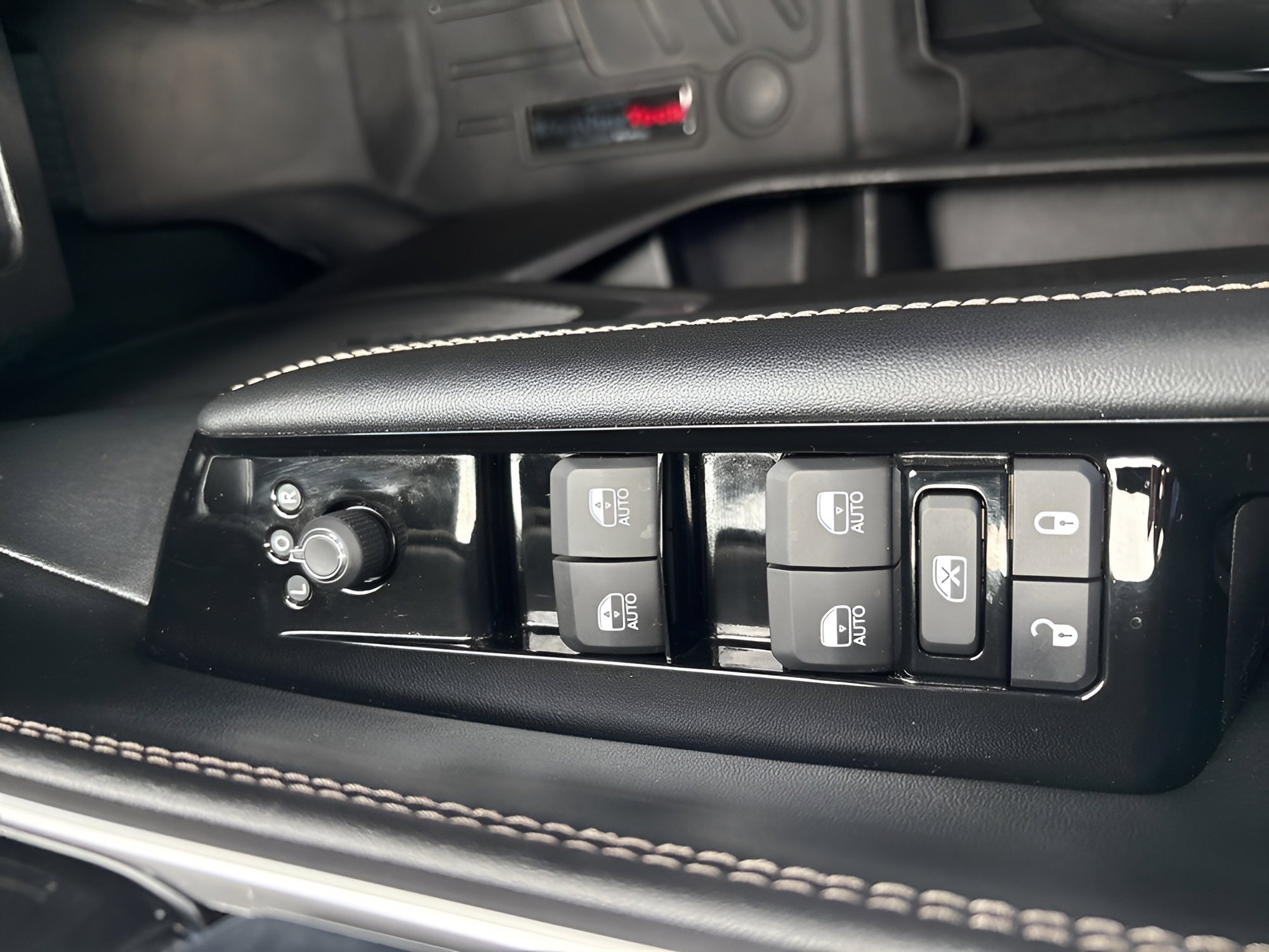 Used 2024 Jeep Wagoneer Series II w/ Premium Group I AWD/4WD image 27
