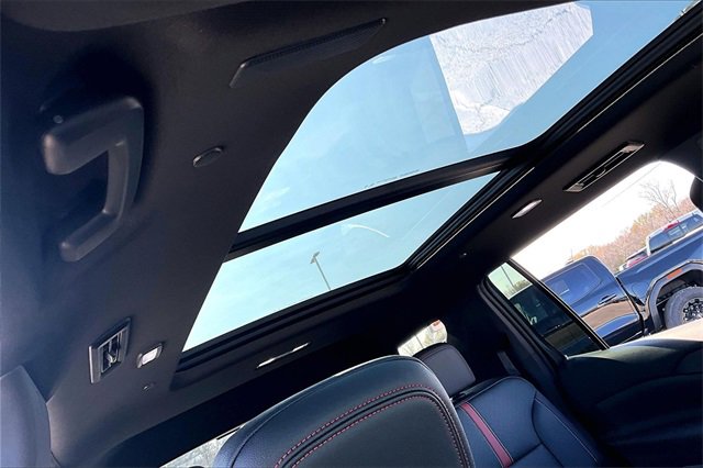 Used 2025 Chevrolet Traverse RS w/ LPO, Floor Liner Package image 28