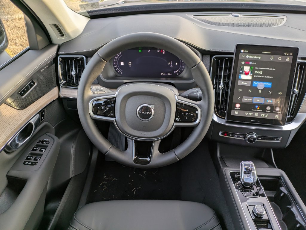 New 2026 Volvo XC90 B6 Plus w/ Protection Package Premier AWD/4WD image 15