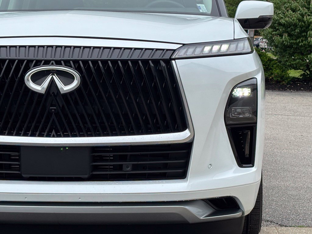 Used 2025 INFINITI QX80 Luxe AWD/4WD image 10