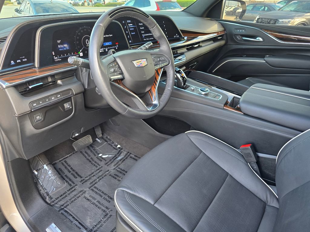 Used 2023 Cadillac Escalade Premium Luxury image 16