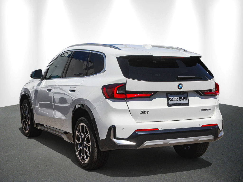 Certified 2023 BMW X1 xDrive28i w/ Convenience Package AWD/4WD image 4