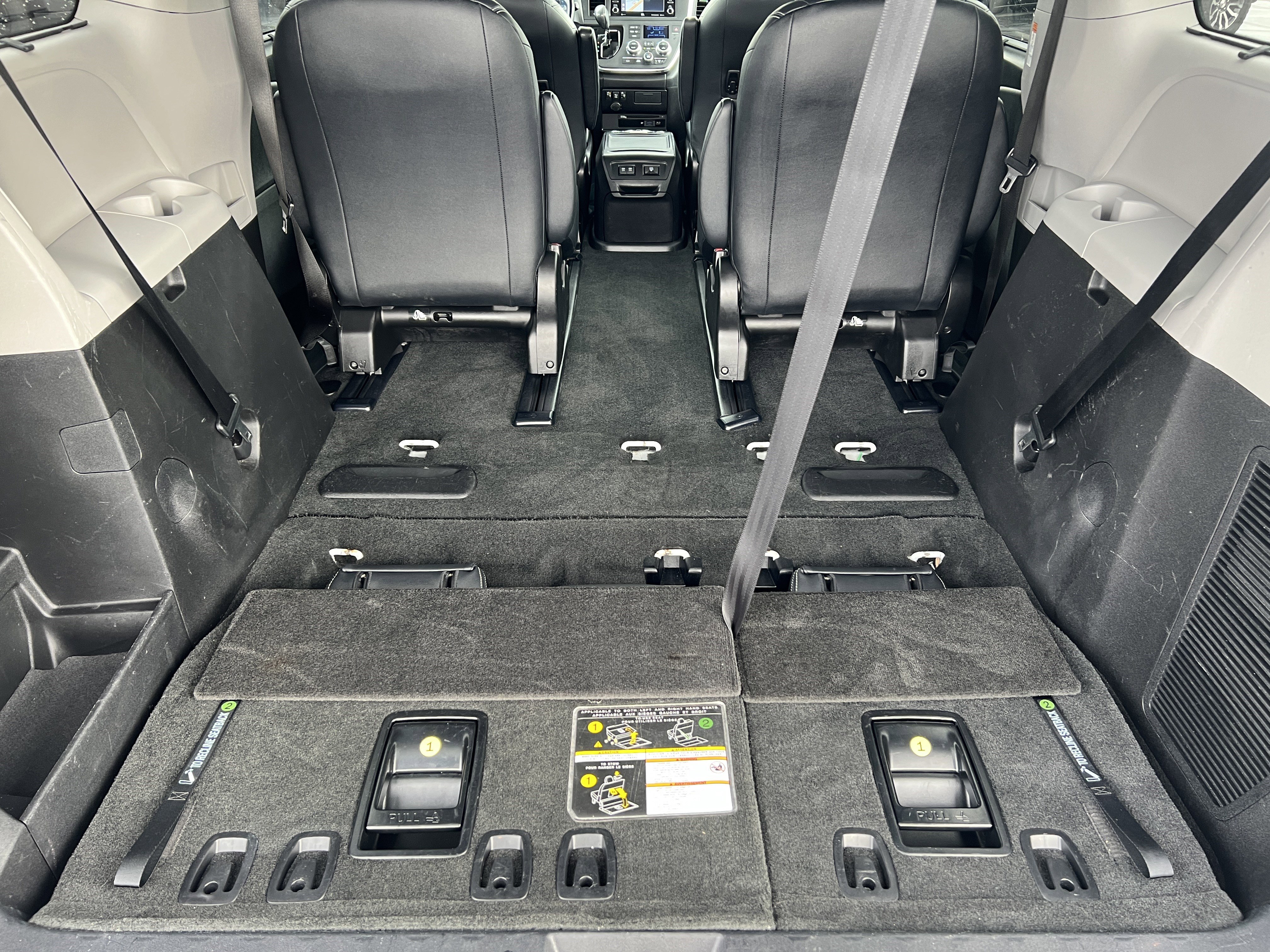 Used 2019 Toyota Sienna SE image 19