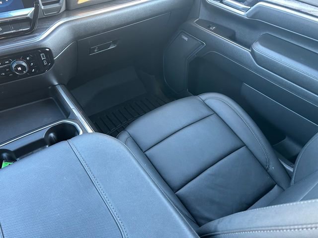 Used 2025 Chevrolet Silverado 2500 LTZ w/ LTZ Premium Package AWD/4WD image 15